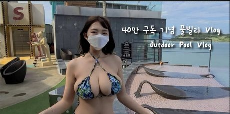 Velvet 7 erotic model photos