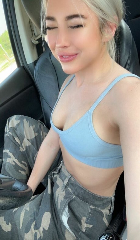 Hailsbee pornstar sex images