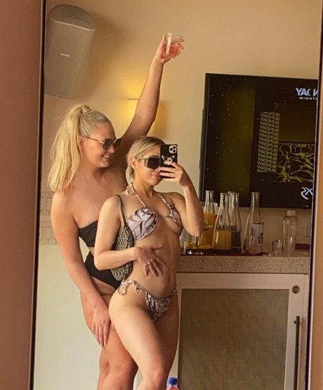 Hailsbee model nudes images