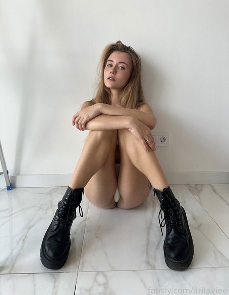 Ariel Next Door pornstar pretty gallery