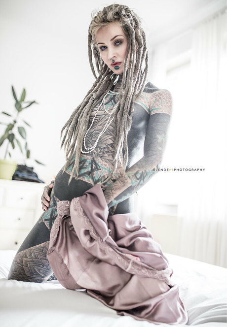 Anuskatzz art model archive