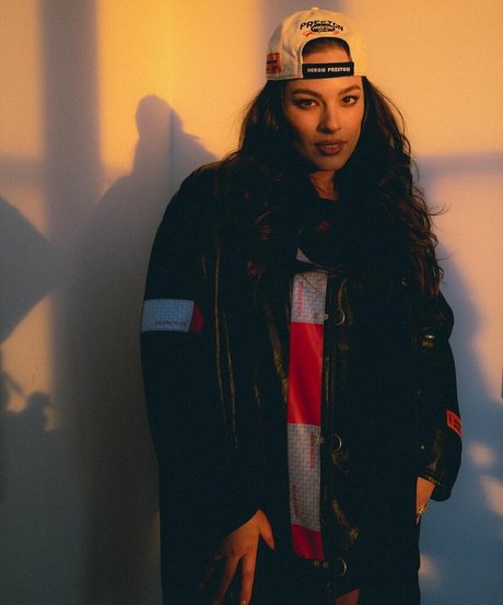 Ashley Graham nudes model photo