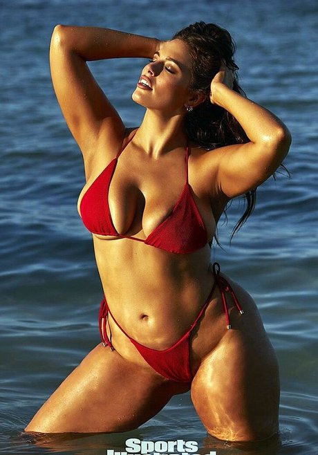 Ashley Graham star picture
