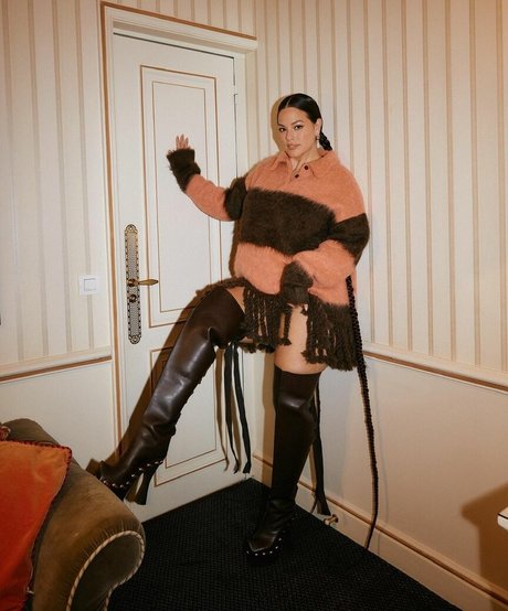 Ashley Graham model free photo