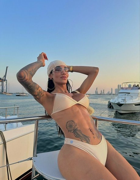 sweetlaurasaenz model perfect photo