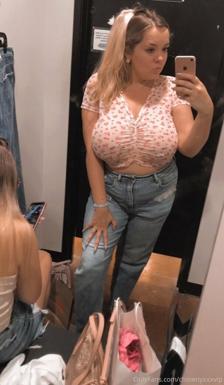 chloenyxxxvip perfect model images