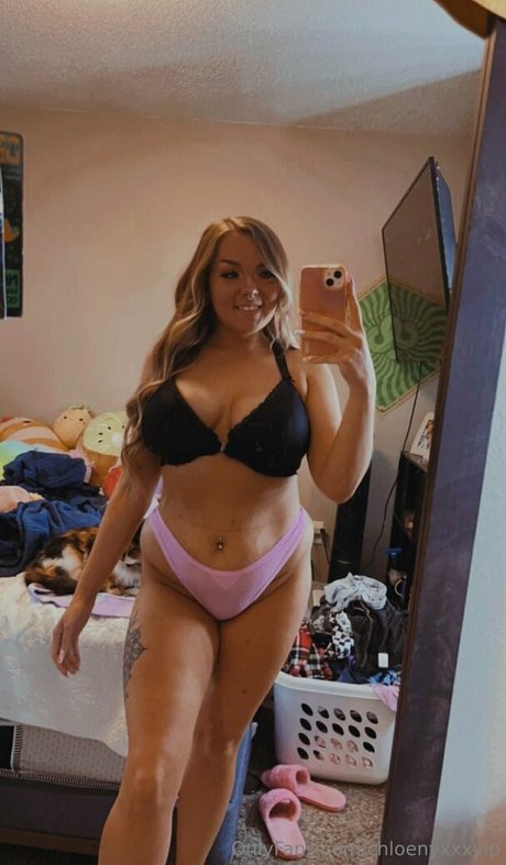 chloenyxxxvip model nudes image