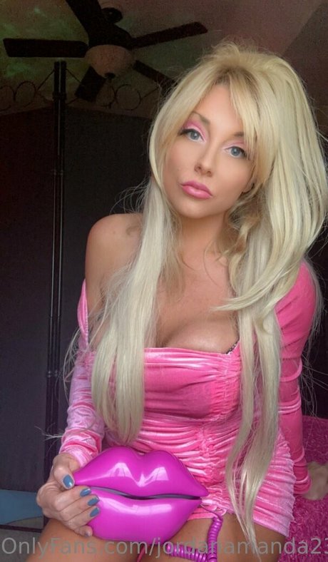 Jordanamanda23 erotic pornstar picture