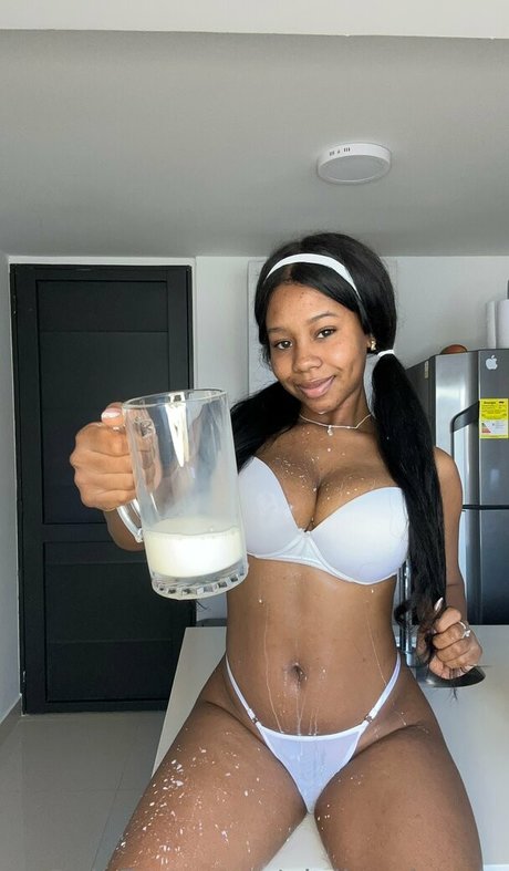 Giuliavalencia sex model picture