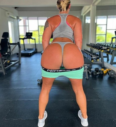 Adventure Time In Pnw model hd picture