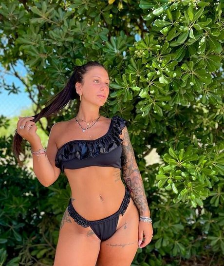 Roberta Stelluccio nude pornstar photos