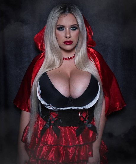 Nina Phoenix xxx star img