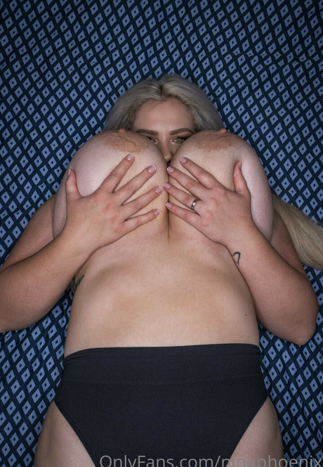 Nina Phoenix free actress img