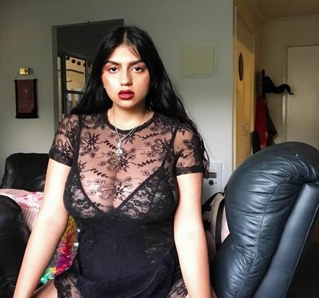 Mays Benatti nice actress pic