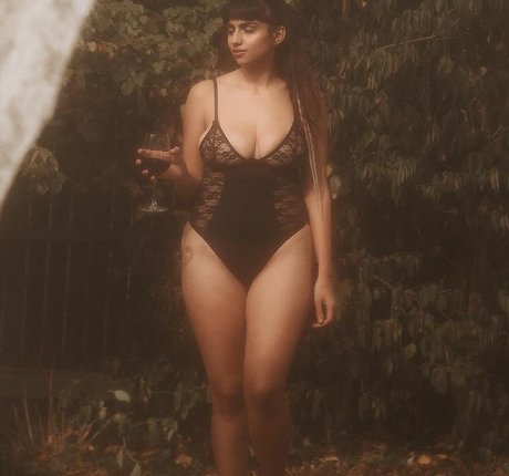 Mays Benatti model erotic image