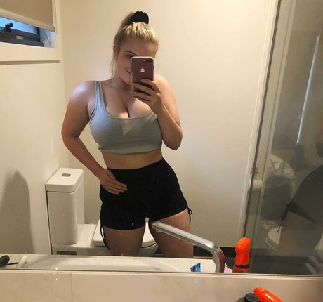 Casey Leigh model sexy image