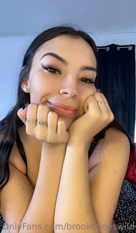 brookegoeswild beautiful pornstar img