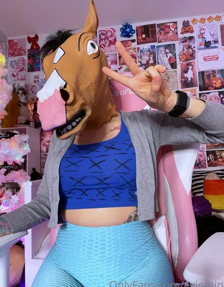 evierain star naked images