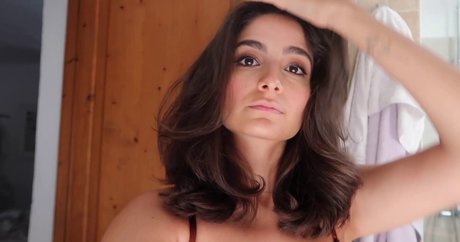 Ischtar Isik Quick model image