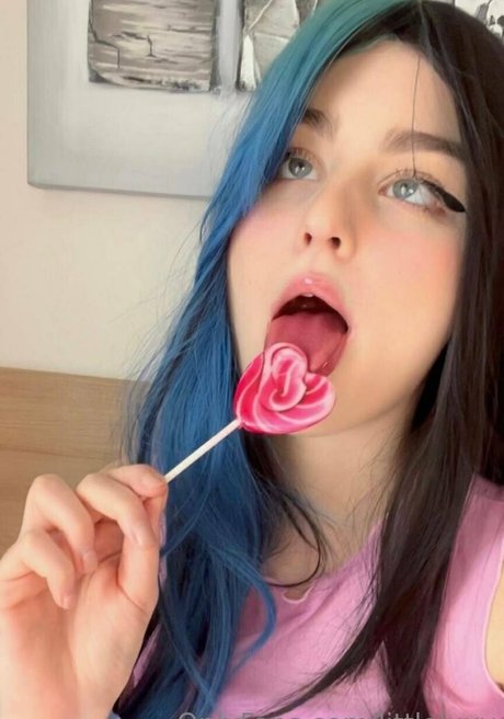 littleluxy model high quality photos