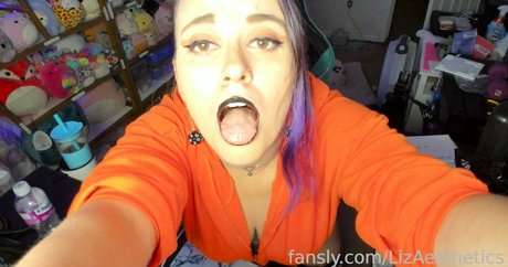 LizAesthetics pornstar free picture