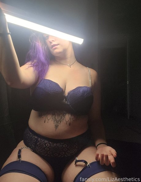 LizAesthetics pornstar hd photos