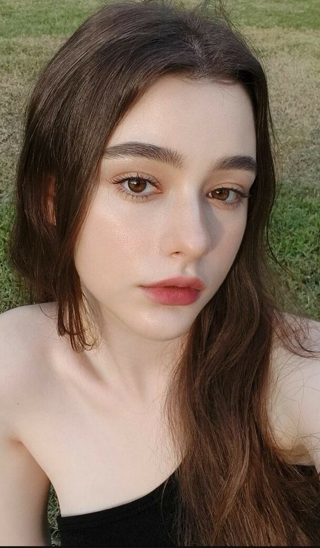 Dasha Taran model top pictures