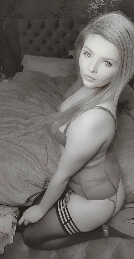 lexii louu perfect pornstar pictures