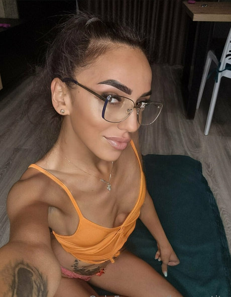 lorenpetite pretty pornstar pictures