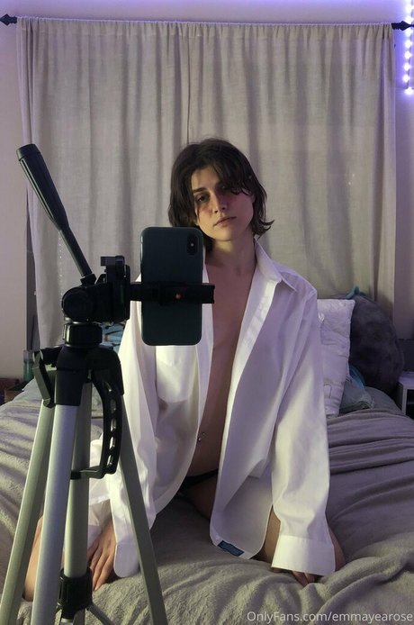 emmayearose nudes star archive