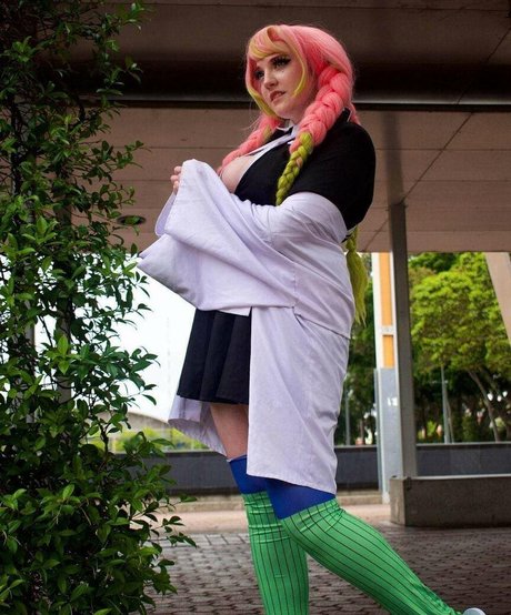 AppleBlonde pretty model pic