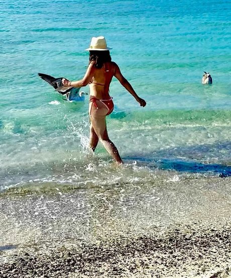 Salma Hayek perfect model archive