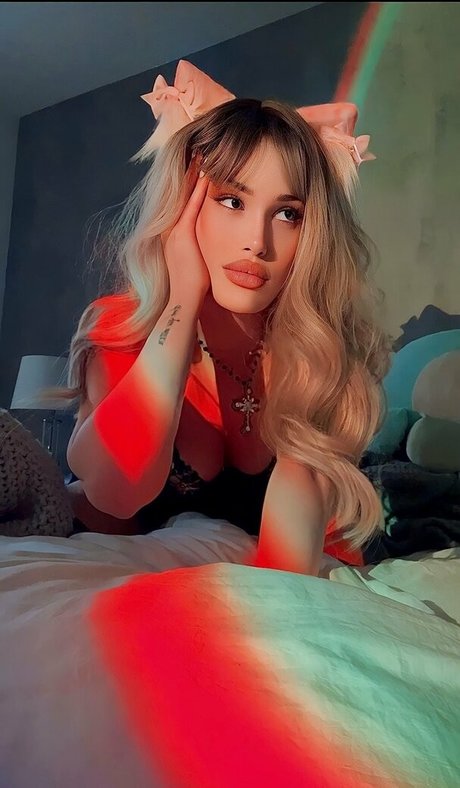 kittytheasmrqueen model sexy picture