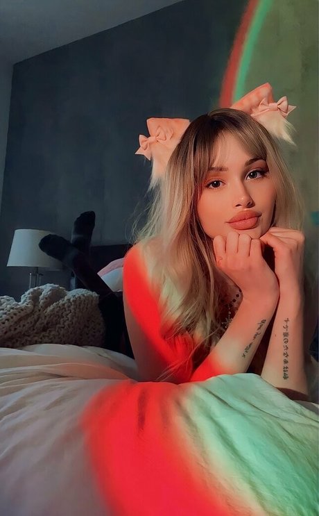 kittytheasmrqueen beautiful star image