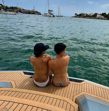 Jessie Mei Lee naked pornstar pictures