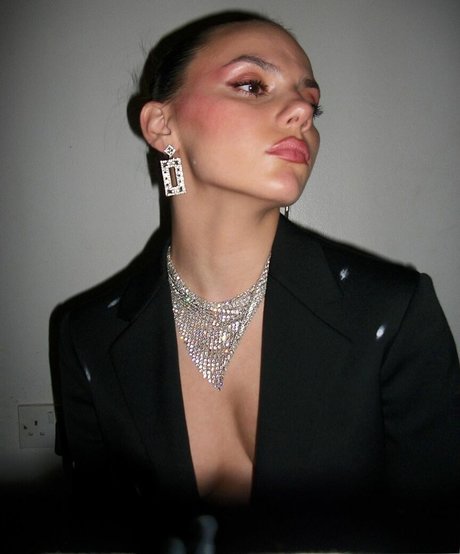 Dafne Keen pretty actress photos