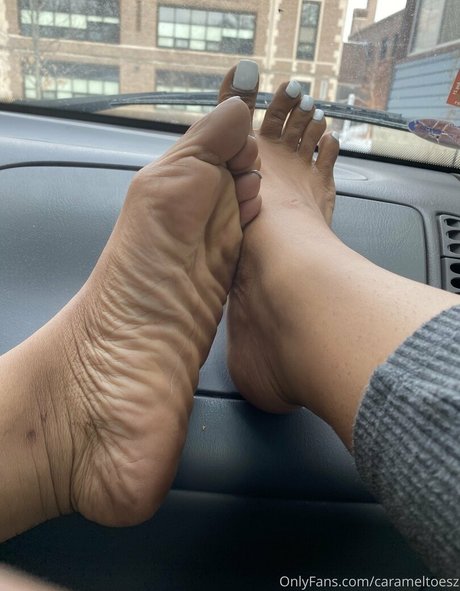 Carameltoesz pornstar beautiful pics