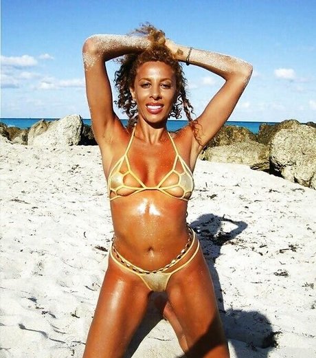 Afida Turner model high quality photos