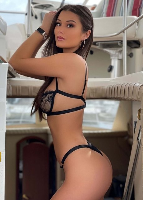 18 free onlyfans top photo