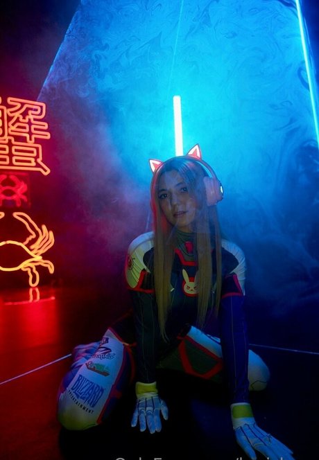 karisha x model top image