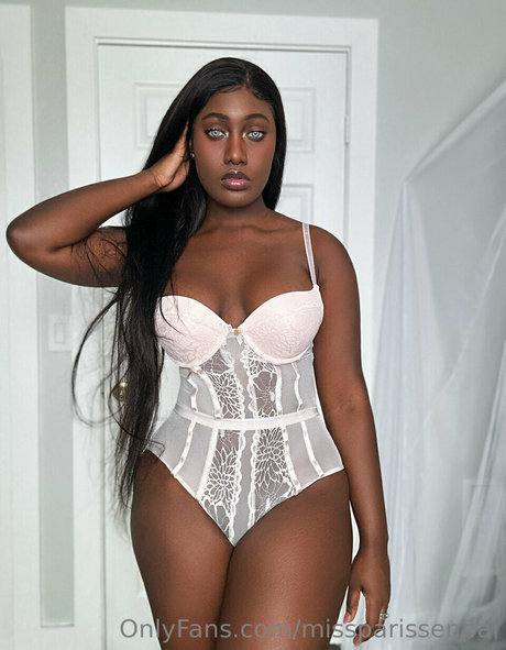 Paris Senpai nudes model pictures