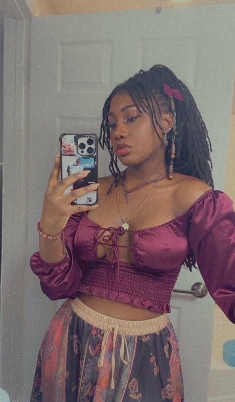 Paris Senpai star pornographic images