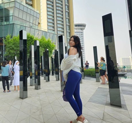 Yuggie TV model nude picture