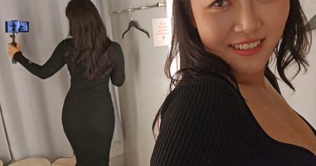 Yuggie TV sex actress photo