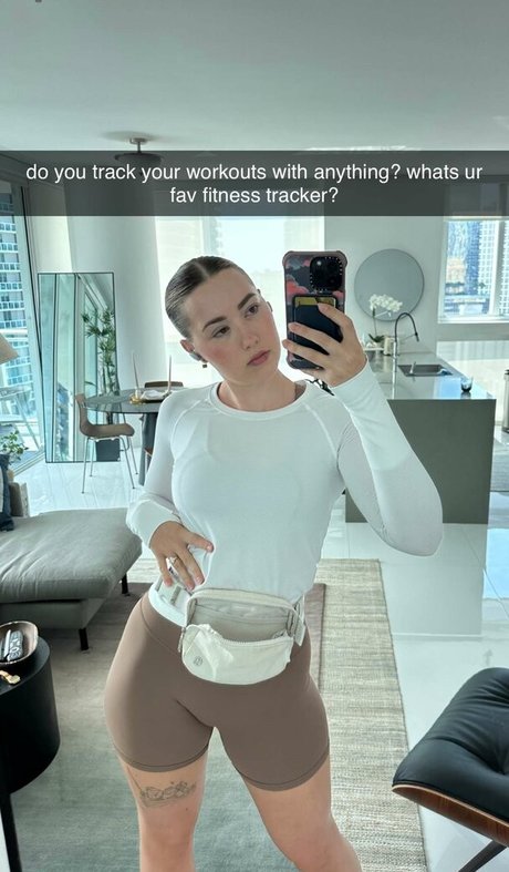 Pineapplebrat model adult pictures