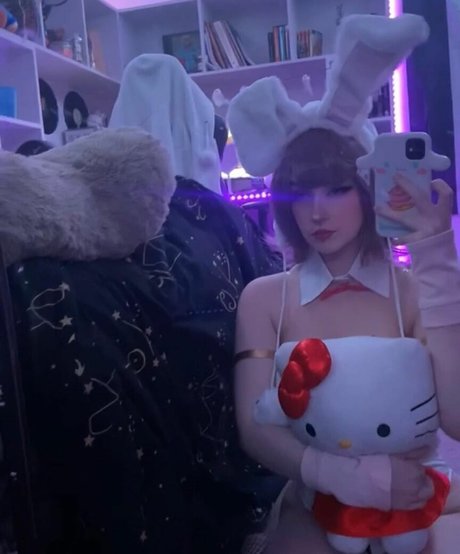 sylvieexo nude model photos