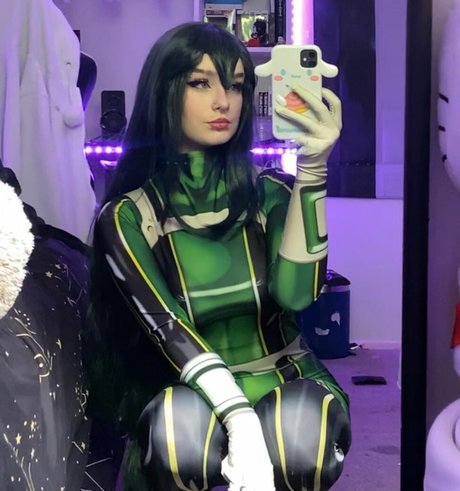 sylvieexo art model pic