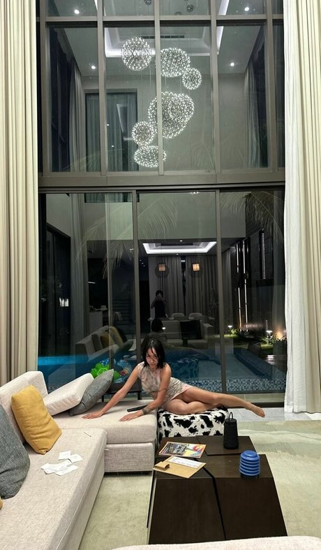 Dieu Linh Vuong sexy model archive