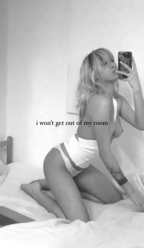 Dieu Linh Vuong hot pornstar image