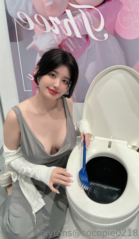 busty mom onlyfans hot porn image